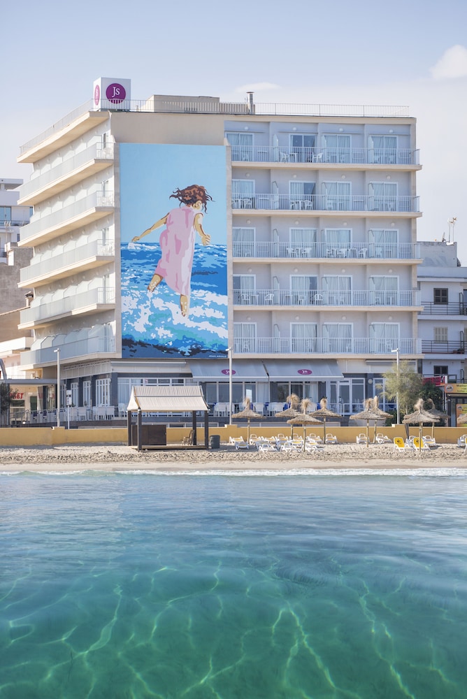Hotel JS Can Picafort — Beach in Can Picafort, Balearic Islands
