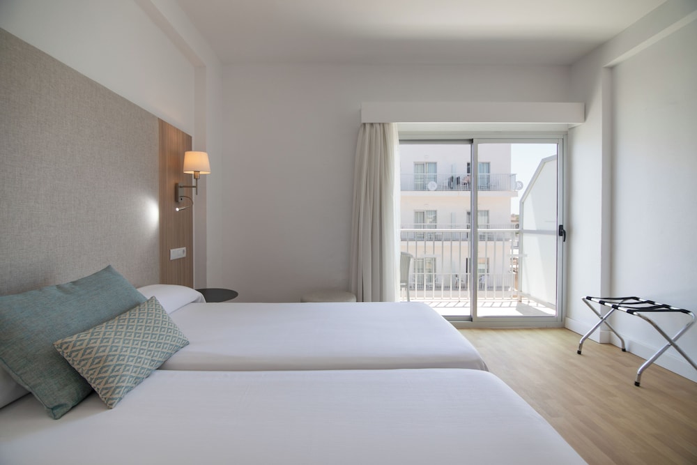 Hotel JS Can Picafort — Hotel rooms in Can Picafort, Balearic Islands