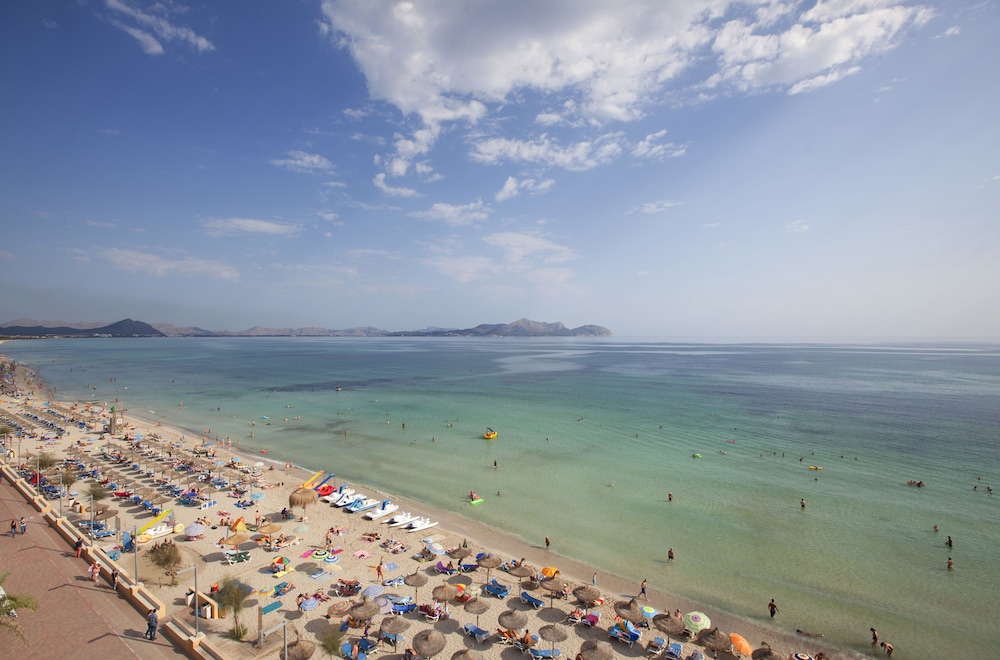 Hotel JS Can Picafort — Beach in Can Picafort, Balearic Islands