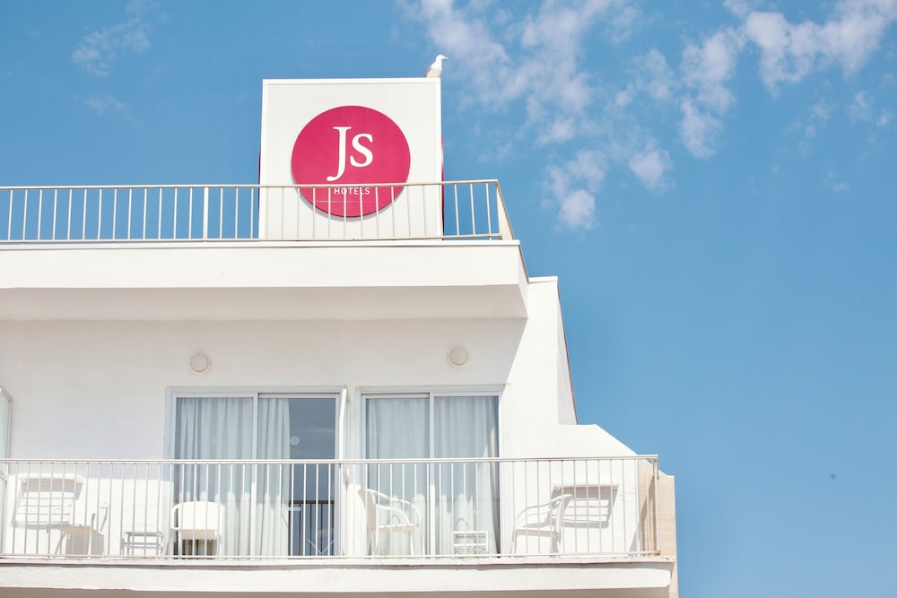 Hotel JS Can Picafort — Hotel building in Can Picafort, Balearic Islands