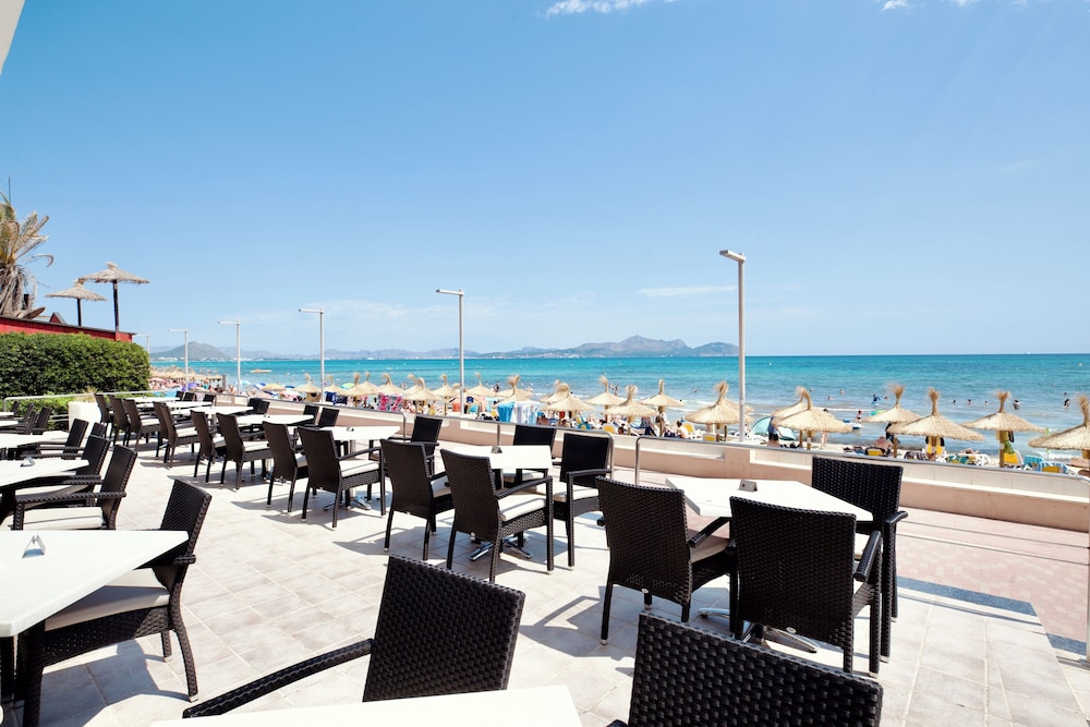 Hotel JS Can Picafort — Restaurant & bars in Can Picafort, Balearic Islands