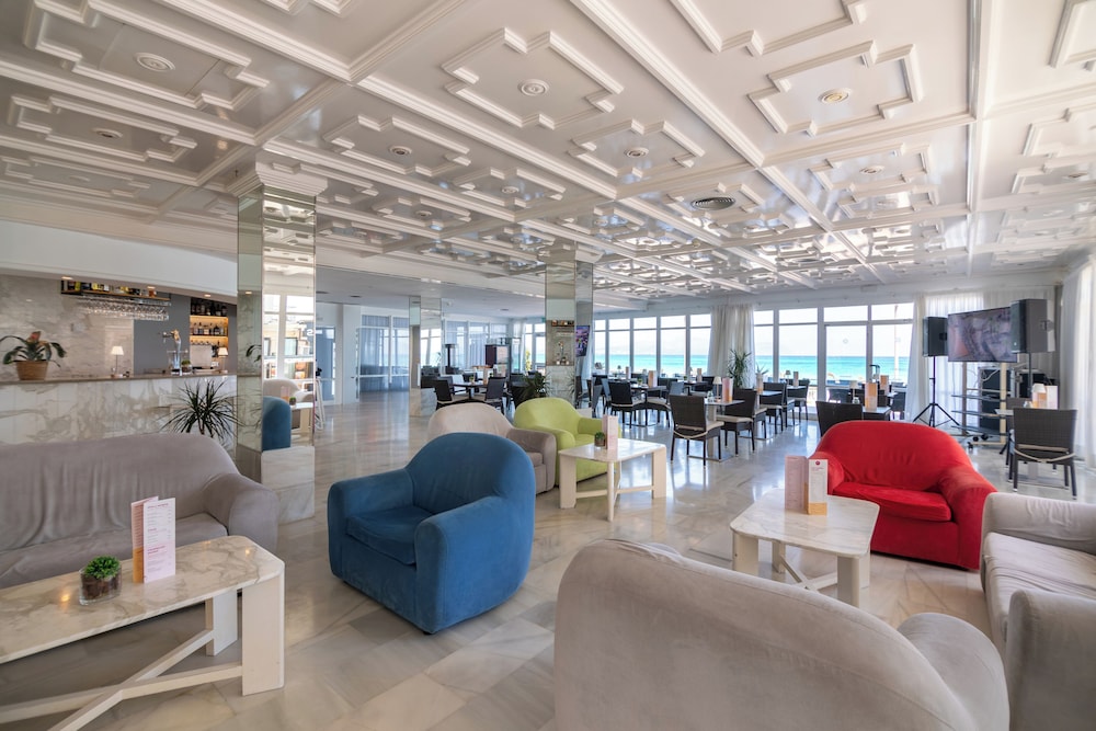 Hotel JS Can Picafort — Restaurant & bars in Can Picafort, Balearic Islands