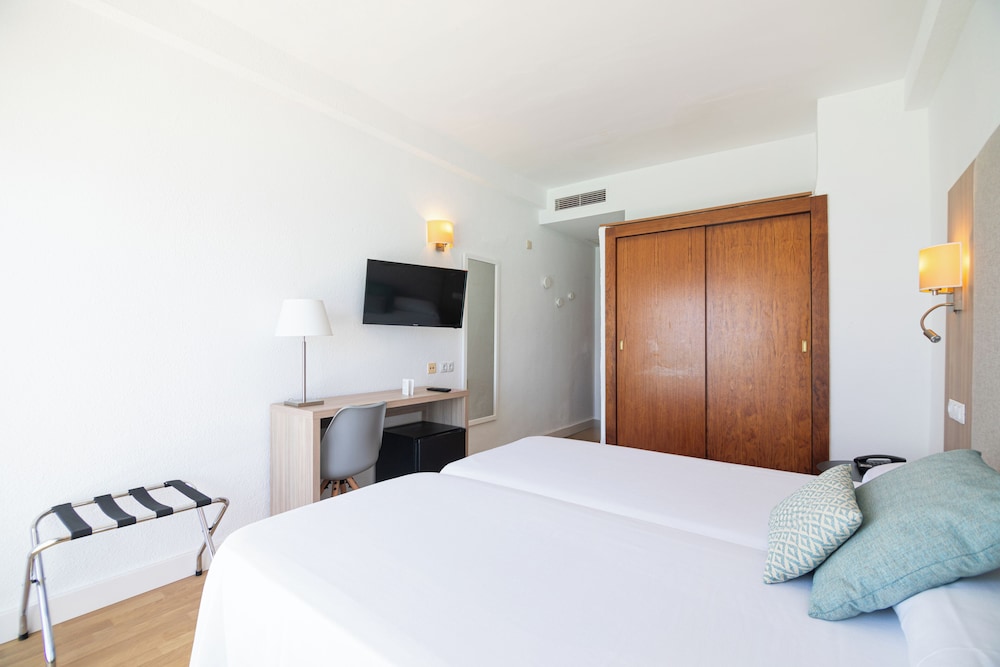 Hotel JS Can Picafort — Hotel rooms in Can Picafort, Balearic Islands