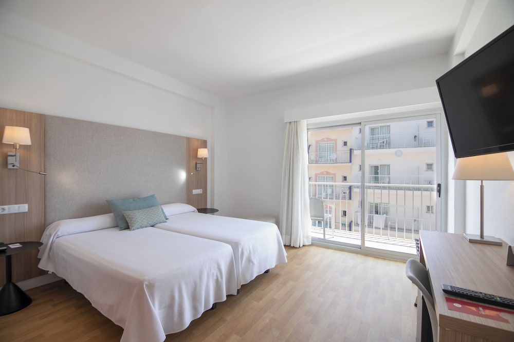 Hotel JS Can Picafort — Hotel rooms in Can Picafort, Balearic Islands