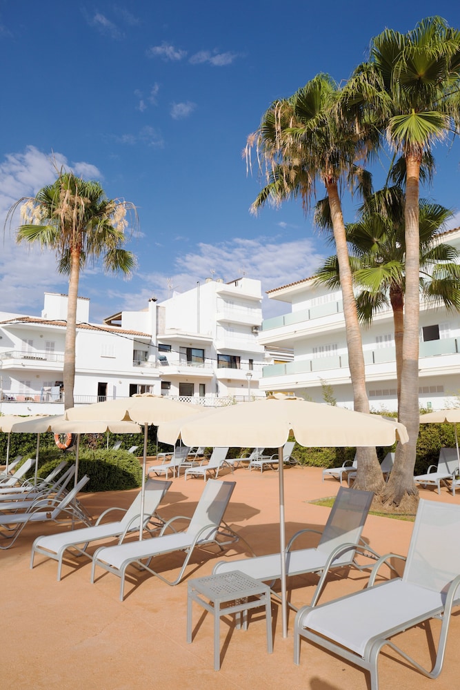 Hotel JS Can Picafort — Hotel building in Can Picafort, Balearic Islands