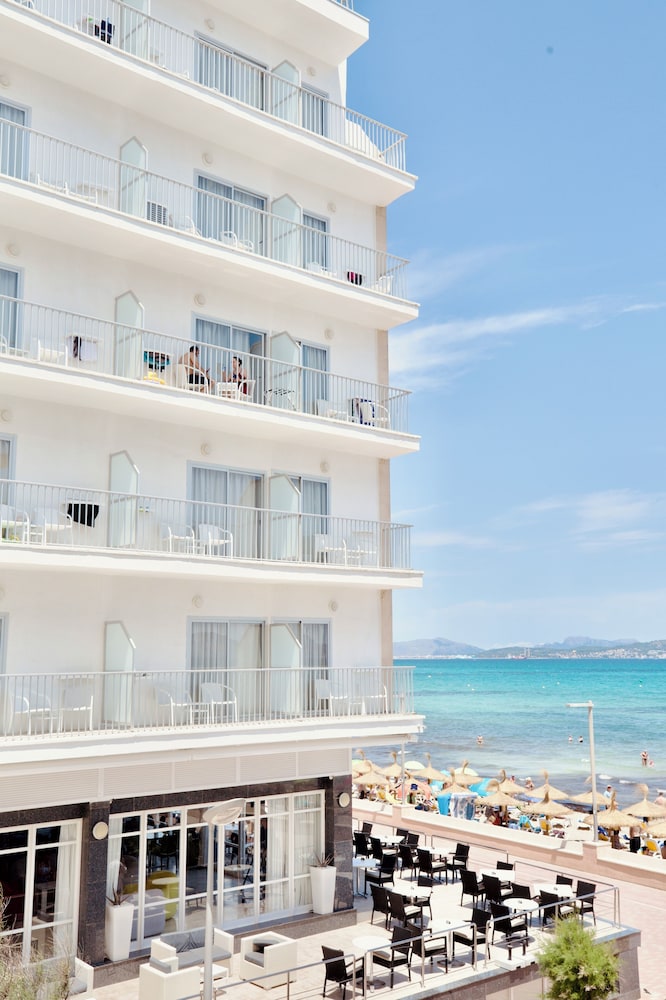 Hotel JS Can Picafort — Hotel building in Can Picafort, Balearic Islands