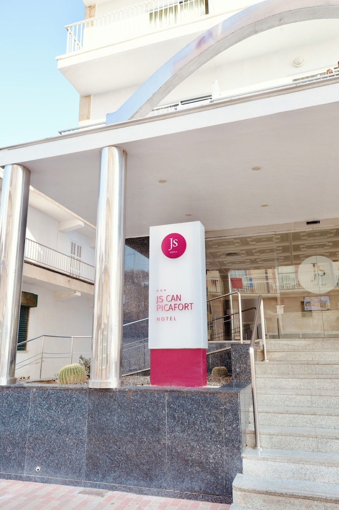 Hotel JS Can Picafort — Hotel building in Can Picafort, Balearic Islands