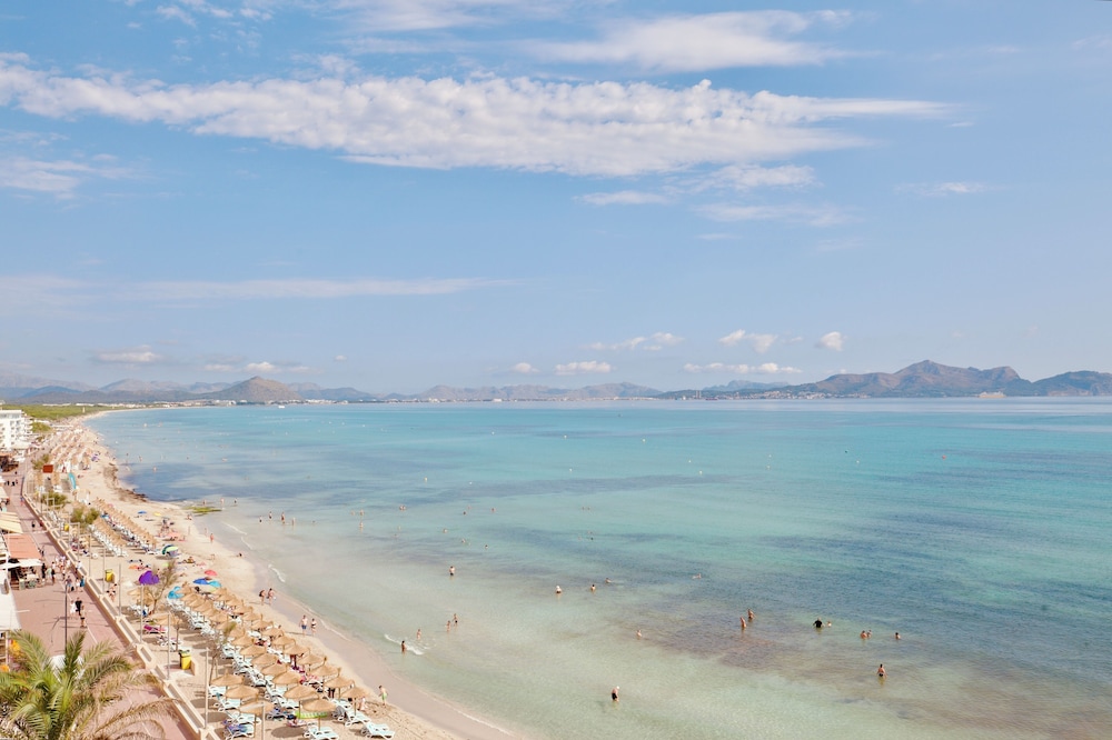 Hotel JS Can Picafort — Beach in Can Picafort, Balearic Islands