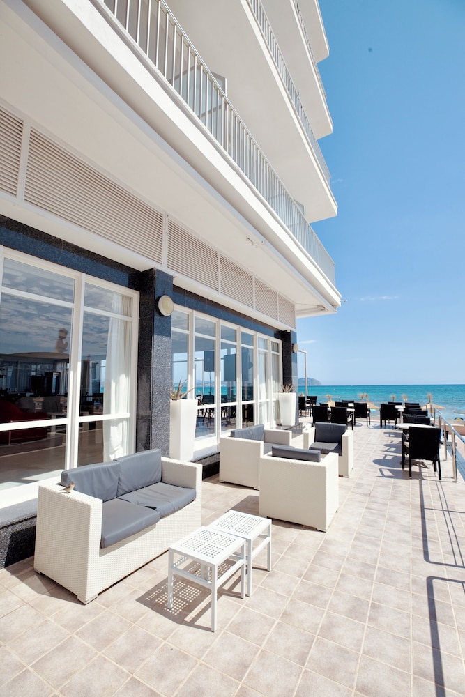 Hotel JS Can Picafort — Hotel building in Can Picafort, Balearic Islands