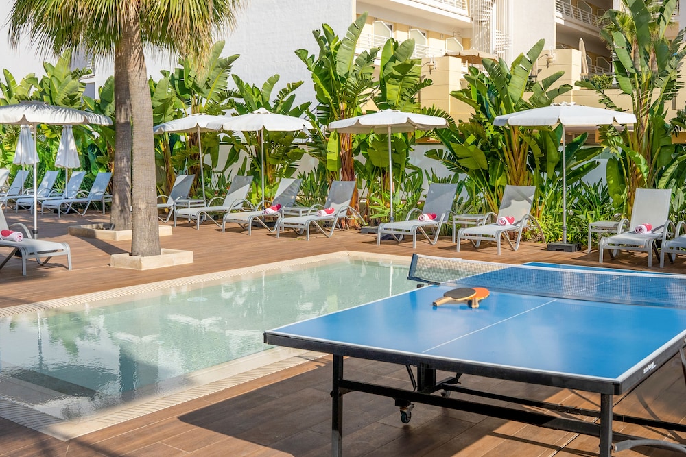 Hotel JS Yate — Swimming pool in Can Picafort, Balearic Islands