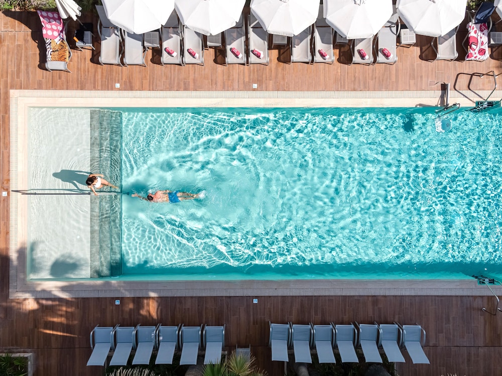 Hotel JS Yate — Swimming pool in Can Picafort, Balearic Islands