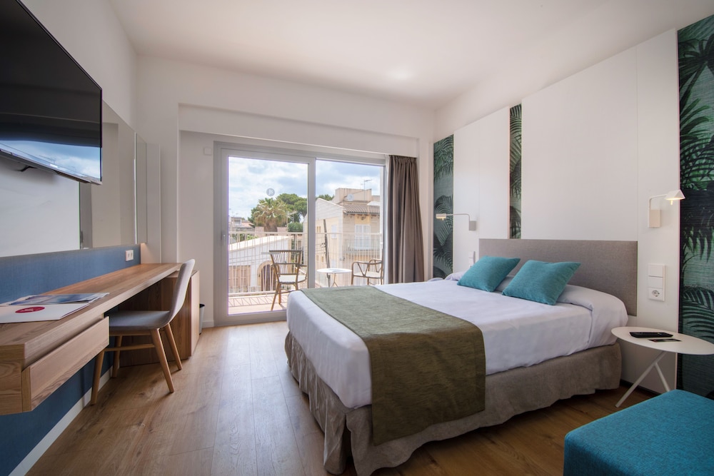 Hotel JS Yate — Hotel rooms in Can Picafort, Balearic Islands