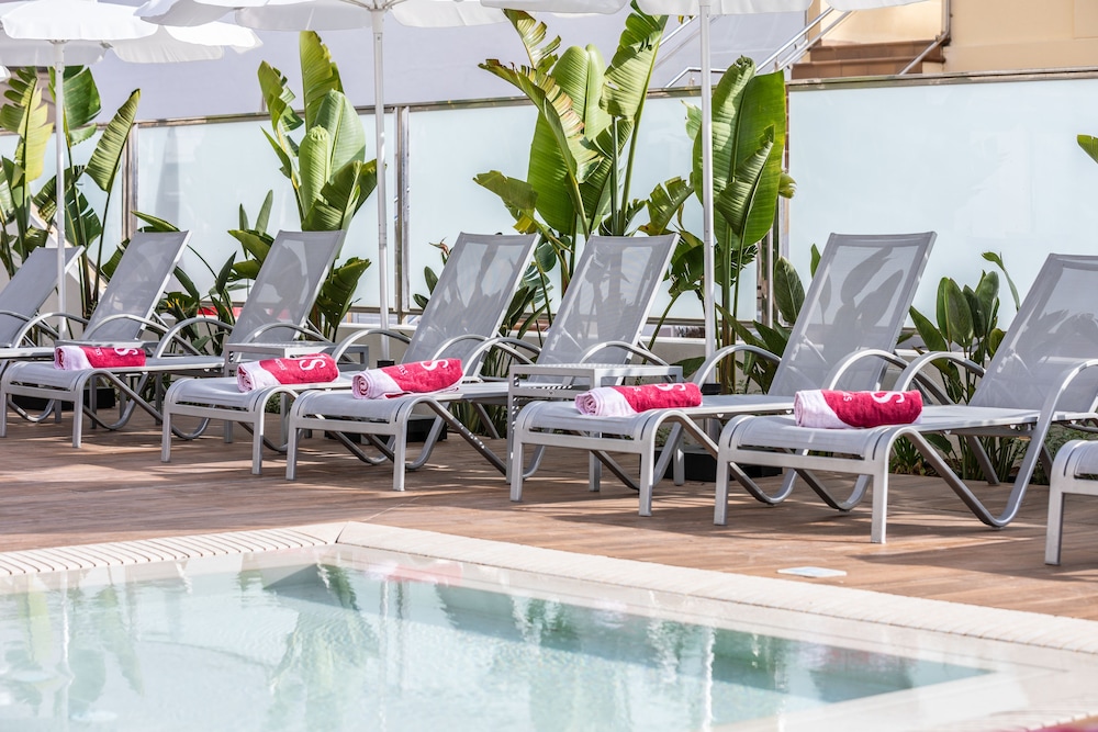Hotel JS Yate — Swimming pool in Can Picafort, Balearic Islands