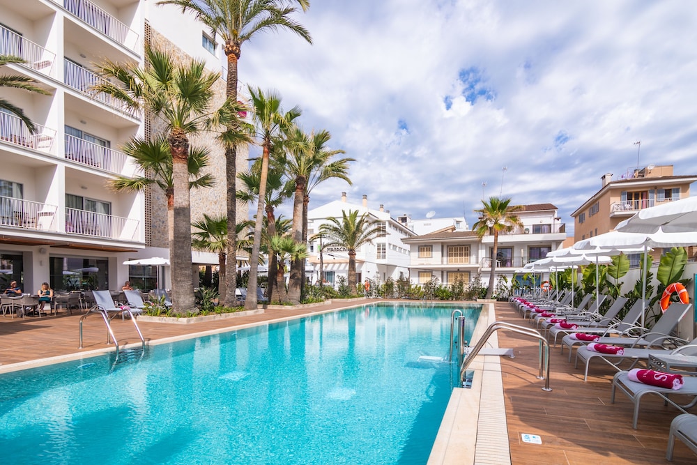 Hotel JS Yate — Main photo in Can Picafort, Balearic Islands