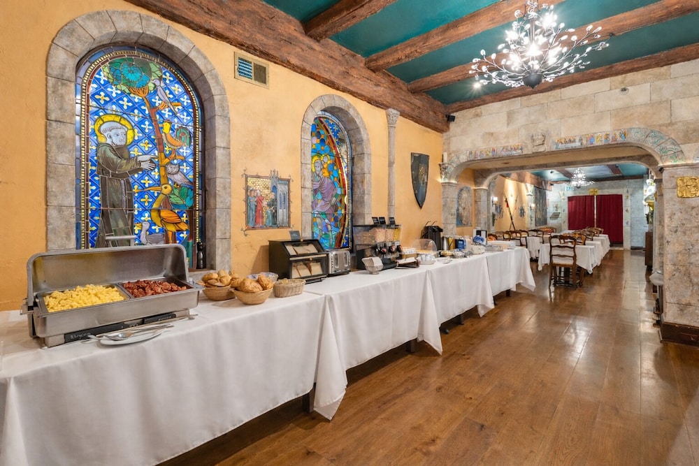 Cornell Hotel Union Square — Restaurant & bars in San Francisco, California