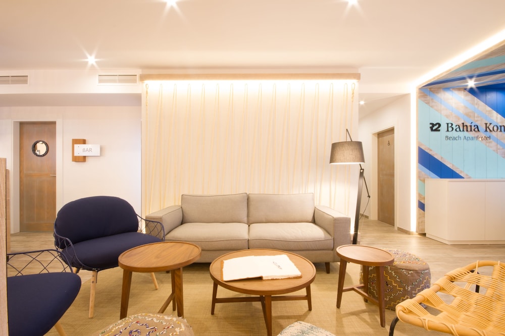 R2 Bahía Kontiki Beach Apartments — Restaurant & bars in Puerto del Carmen, Canary Islands