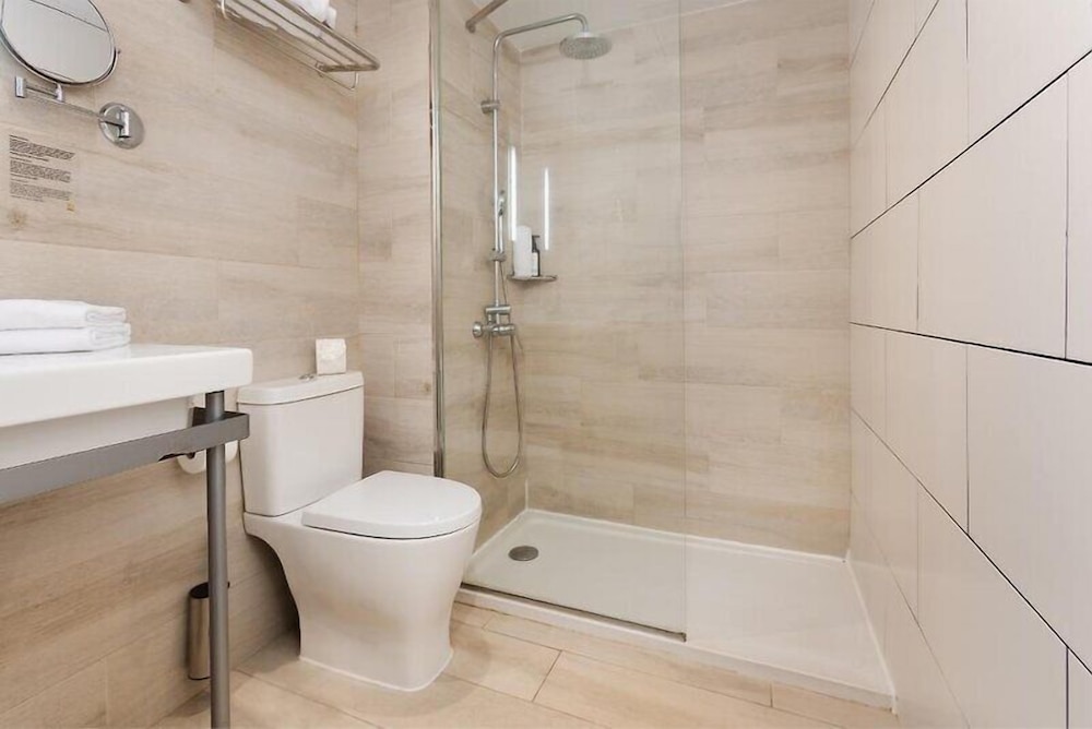 R2 Bahía Kontiki Beach Apartments — Hotel rooms in Puerto del Carmen, Canary Islands