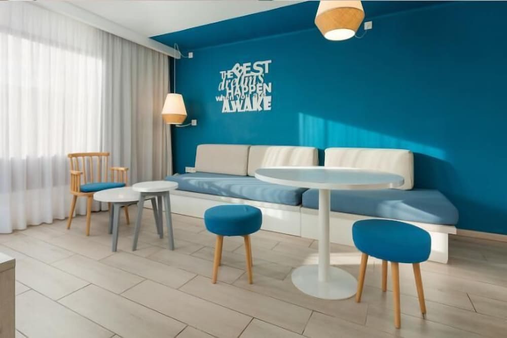 R2 Bahía Kontiki Beach Apartments — Restaurant & bars in Puerto del Carmen, Canary Islands