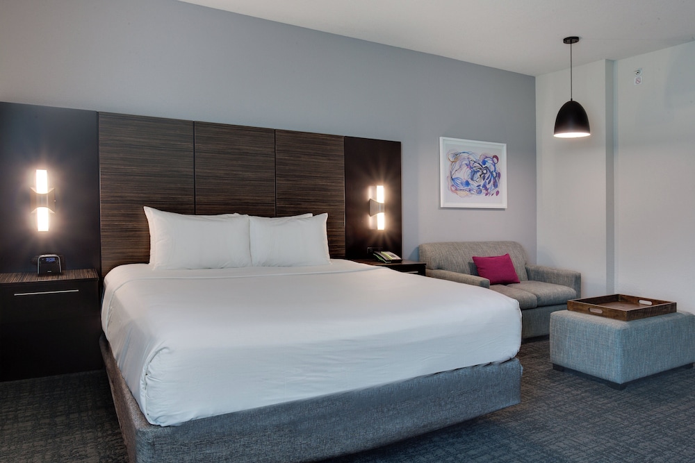 Crowne Plaza Hotel Fort Lauderdale Airport/Cruiseport by IHG — Hotel rooms in Fort Lauderdale, Florida