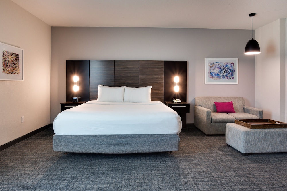 Crowne Plaza Hotel Fort Lauderdale Airport/Cruiseport by IHG — Hotel rooms in Fort Lauderdale, Florida