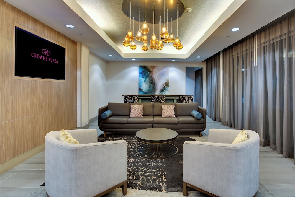 Crowne Plaza Hotel Fort Lauderdale Airport/Cruiseport by IHG — Hotel building in Fort Lauderdale, Florida