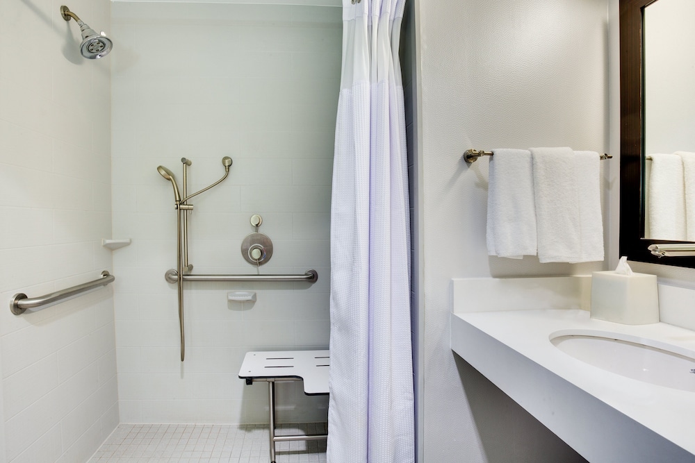 Crowne Plaza Hotel Fort Lauderdale Airport/Cruiseport by IHG — Hotel rooms in Fort Lauderdale, Florida