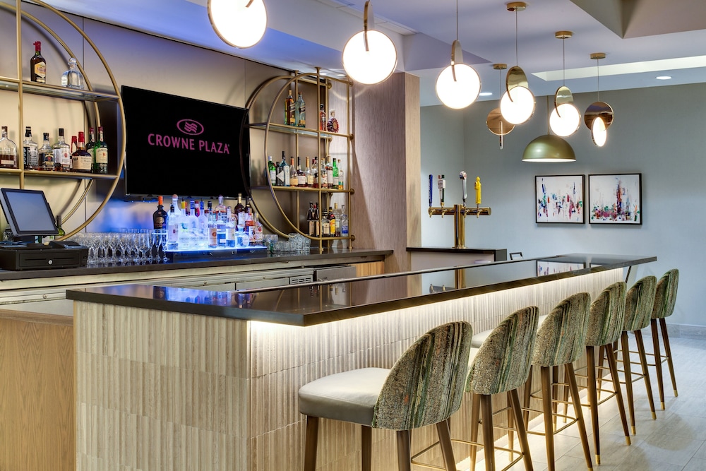 Crowne Plaza Hotel Fort Lauderdale Airport/Cruiseport by IHG — Restaurant & bars in Fort Lauderdale, Florida