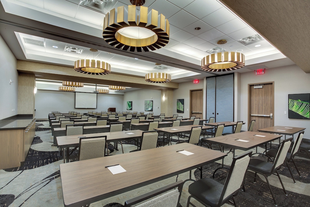 Crowne Plaza Hotel Fort Lauderdale Airport/Cruiseport by IHG — Hotel building in Fort Lauderdale, Florida