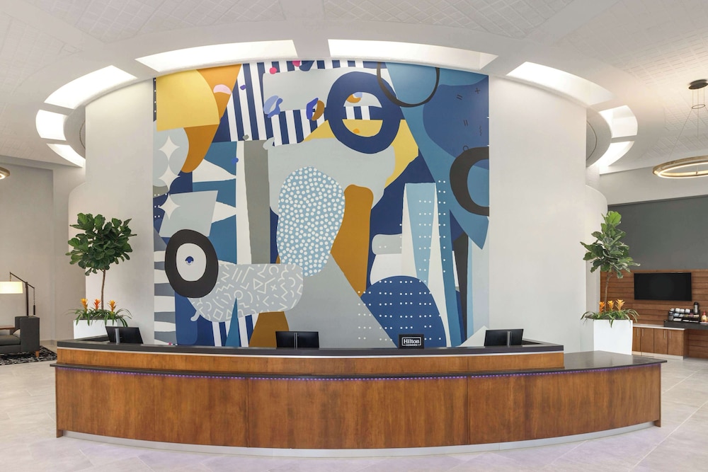 Doubletree by Hilton Fort Myers at Bell Tower Shops — Hotel building in Fort Myers, Florida