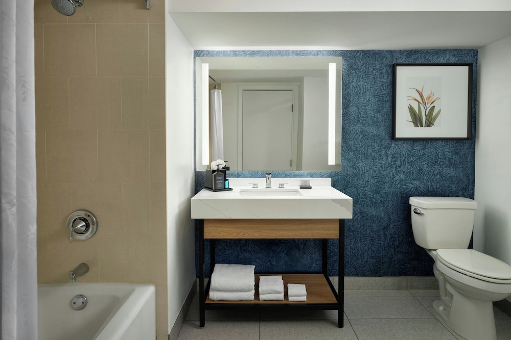 Sheraton Tampa Brandon Hotel — Hotel rooms in Tampa, Florida