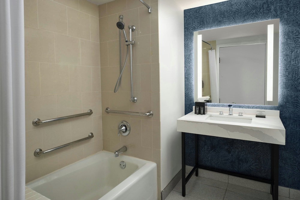 Sheraton Tampa Brandon Hotel — Hotel rooms in Tampa, Florida