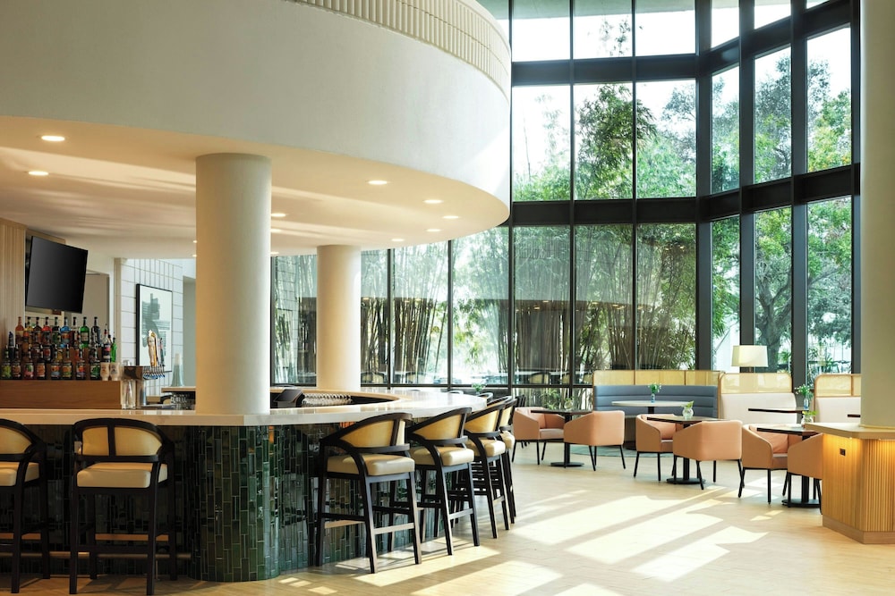 Sheraton Tampa Brandon Hotel — Restaurant & bars in Tampa, Florida