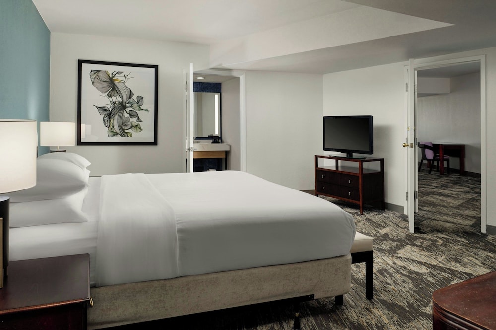 Sheraton Tampa Brandon Hotel — Hotel rooms in Tampa, Florida