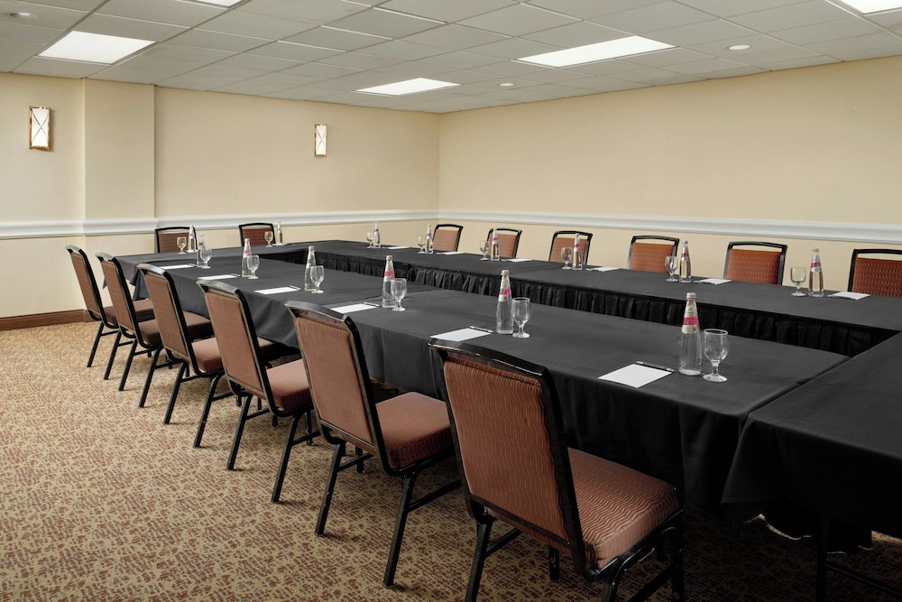 Sheraton Tampa Brandon Hotel — Hotel building in Tampa, Florida