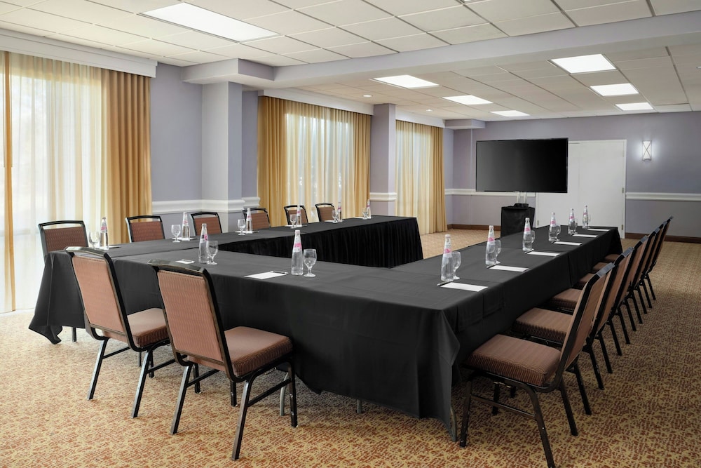 Sheraton Tampa Brandon Hotel — Hotel building in Tampa, Florida