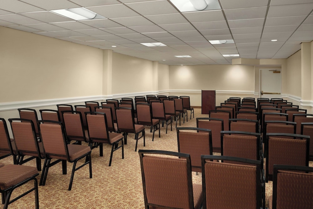 Sheraton Tampa Brandon Hotel — Hotel building in Tampa, Florida