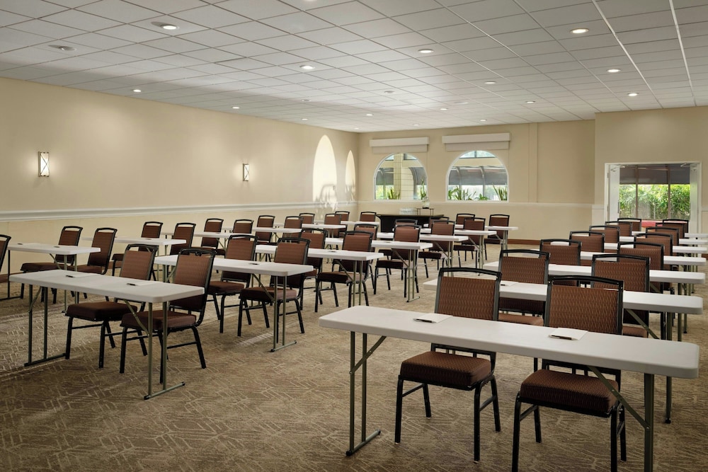 Sheraton Tampa Brandon Hotel — Hotel building in Tampa, Florida
