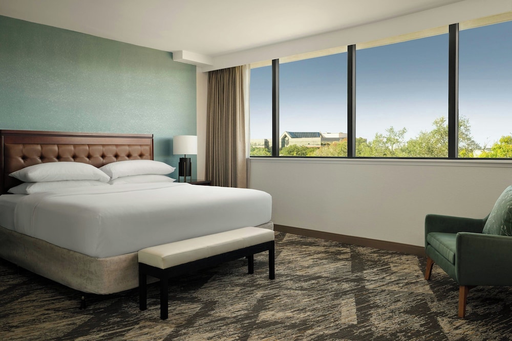 Sheraton Tampa Brandon Hotel — Hotel rooms in Tampa, Florida