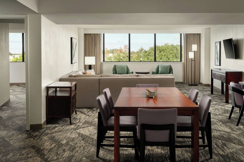 Sheraton Tampa Brandon Hotel — Hotel rooms in Tampa, Florida