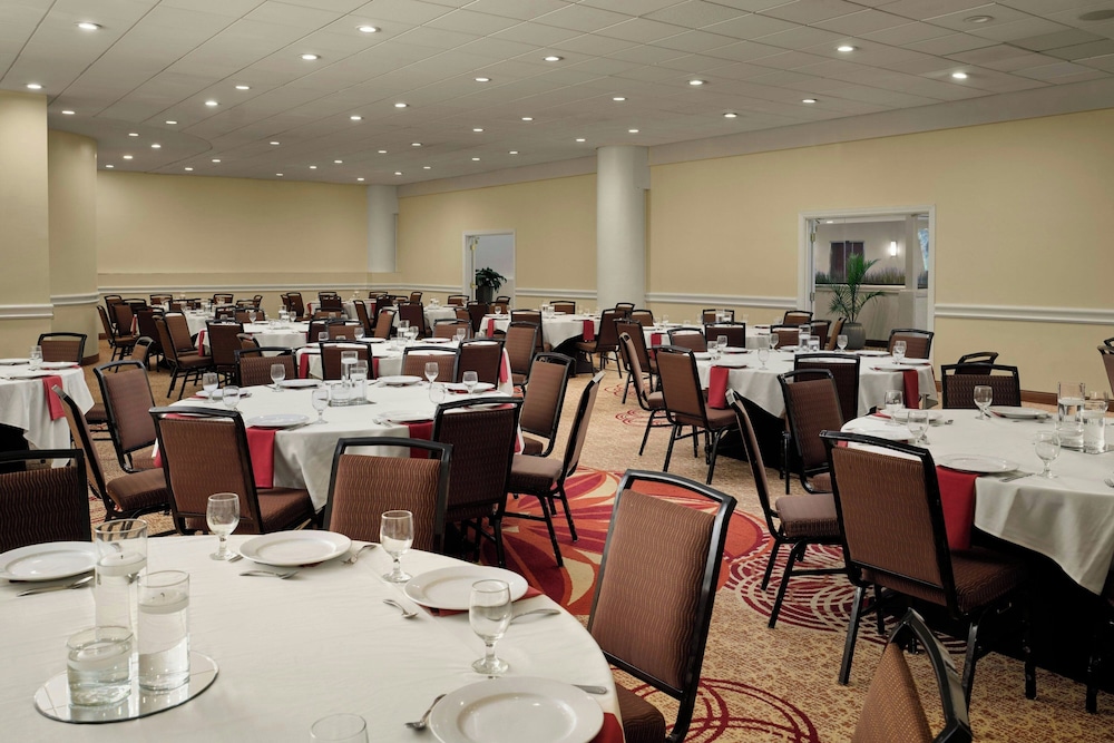 Sheraton Tampa Brandon Hotel — Hotel building in Tampa, Florida