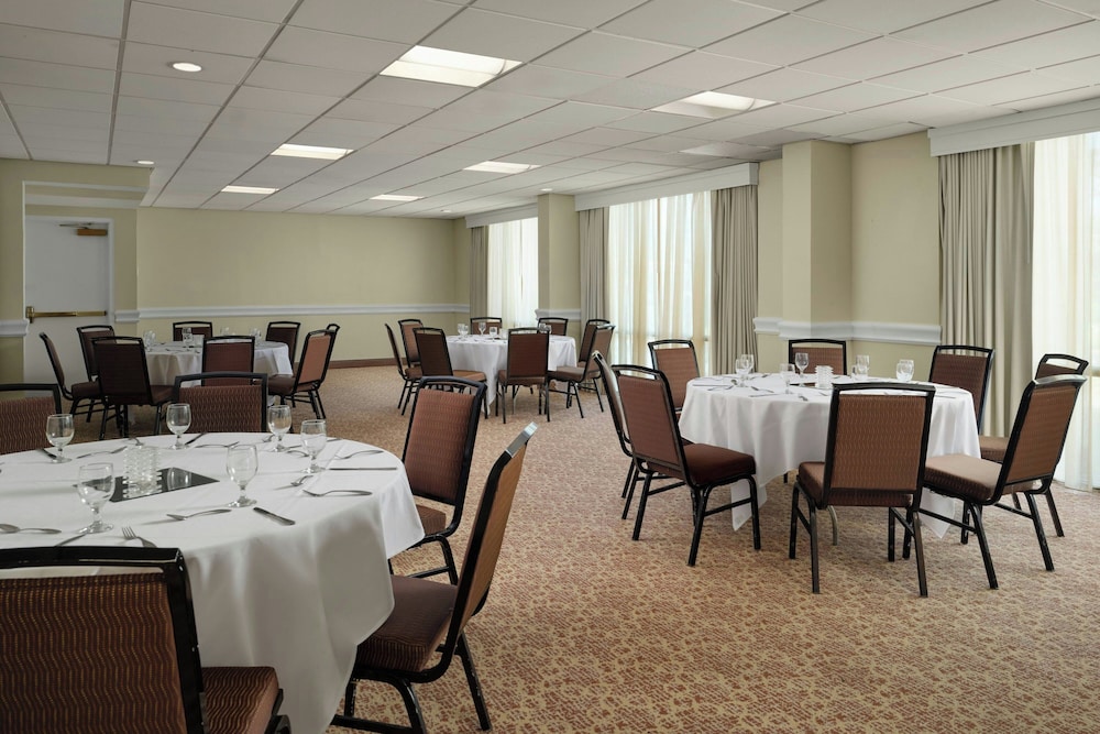 Sheraton Tampa Brandon Hotel — Hotel building in Tampa, Florida
