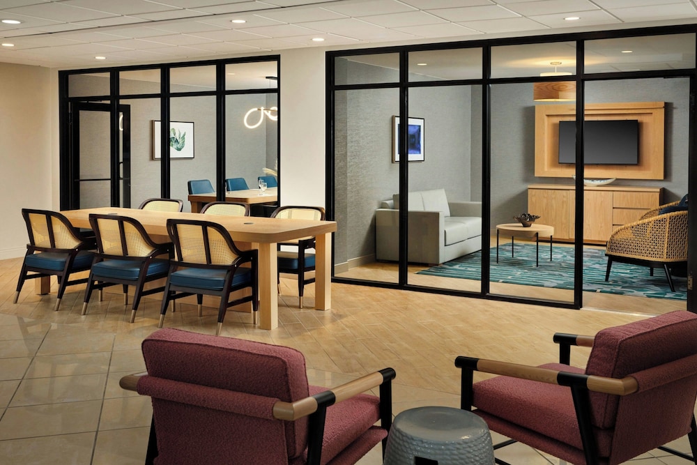 Sheraton Tampa Brandon Hotel — Hotel rooms in Tampa, Florida