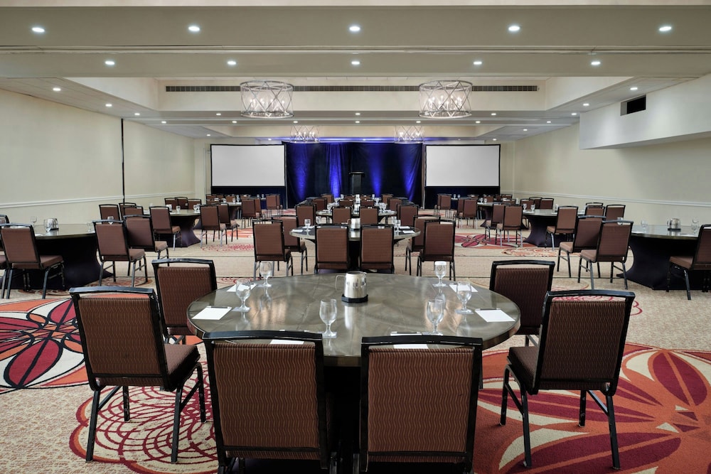Sheraton Tampa Brandon Hotel — Hotel building in Tampa, Florida