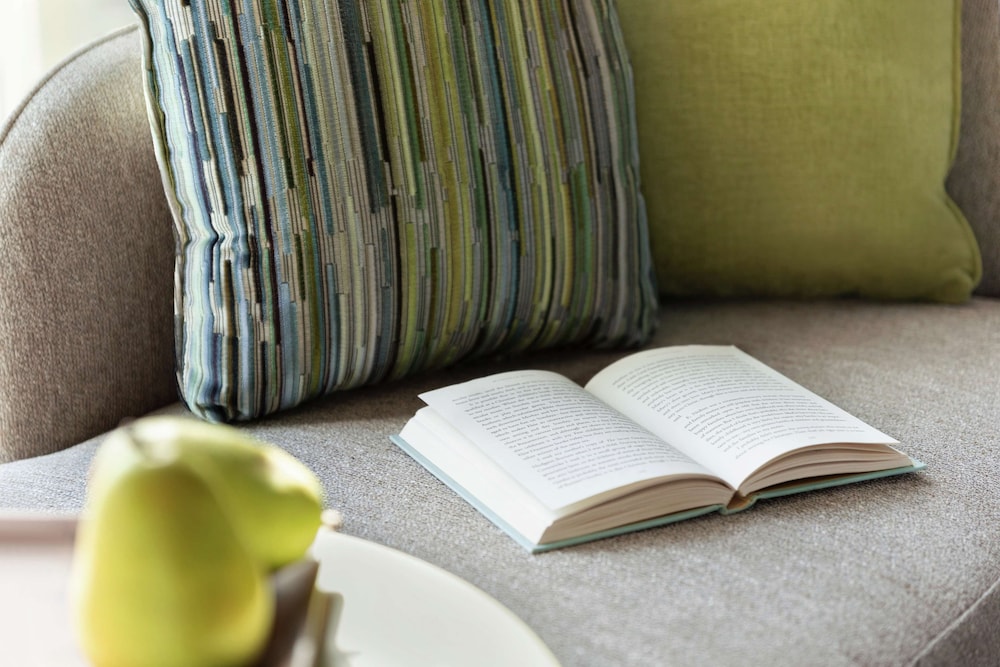 Hotel Alba, Tapestry Collection by Hilton — Hotel rooms in Tampa, Florida