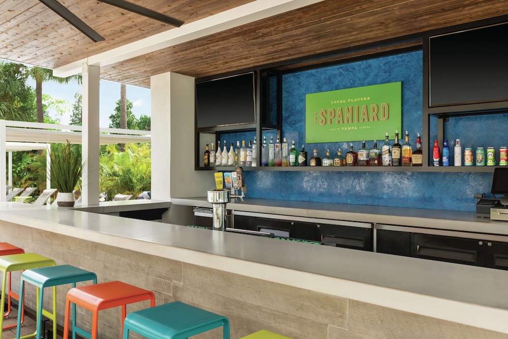 Hotel Alba, Tapestry Collection by Hilton — Restaurant & bars in Tampa, Florida