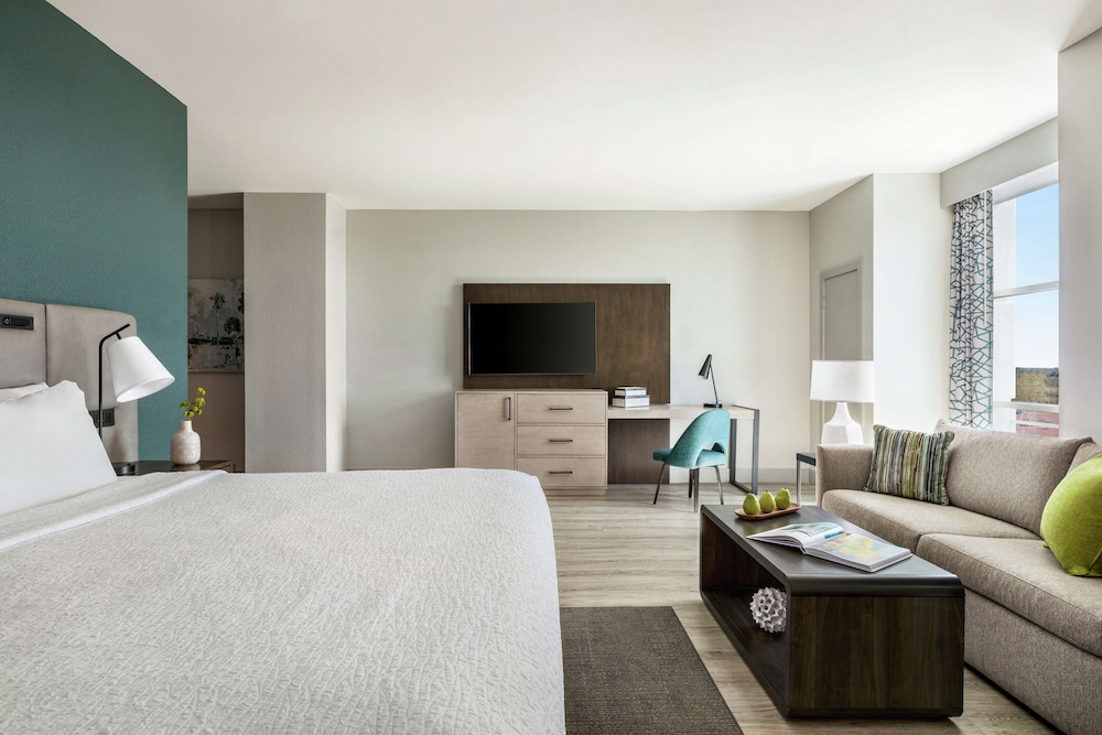 Hotel Alba, Tapestry Collection by Hilton — Hotel rooms in Tampa, Florida