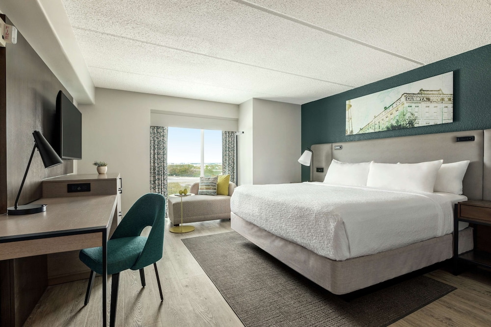 Hotel Alba, Tapestry Collection by Hilton — Hotel rooms in Tampa, Florida