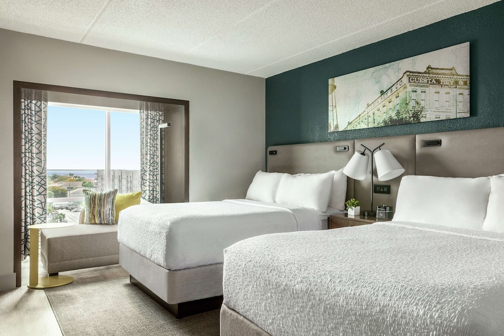 Hotel Alba, Tapestry Collection by Hilton — Hotel rooms in Tampa, Florida