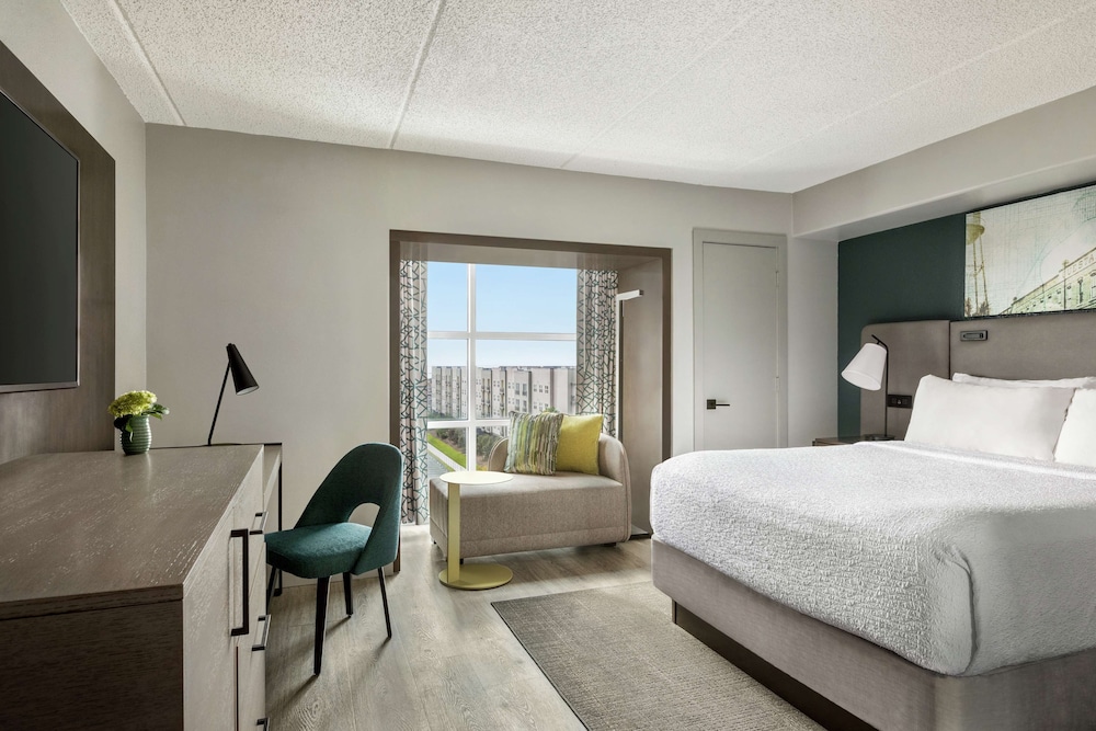 Hotel Alba, Tapestry Collection by Hilton — Hotel rooms in Tampa, Florida