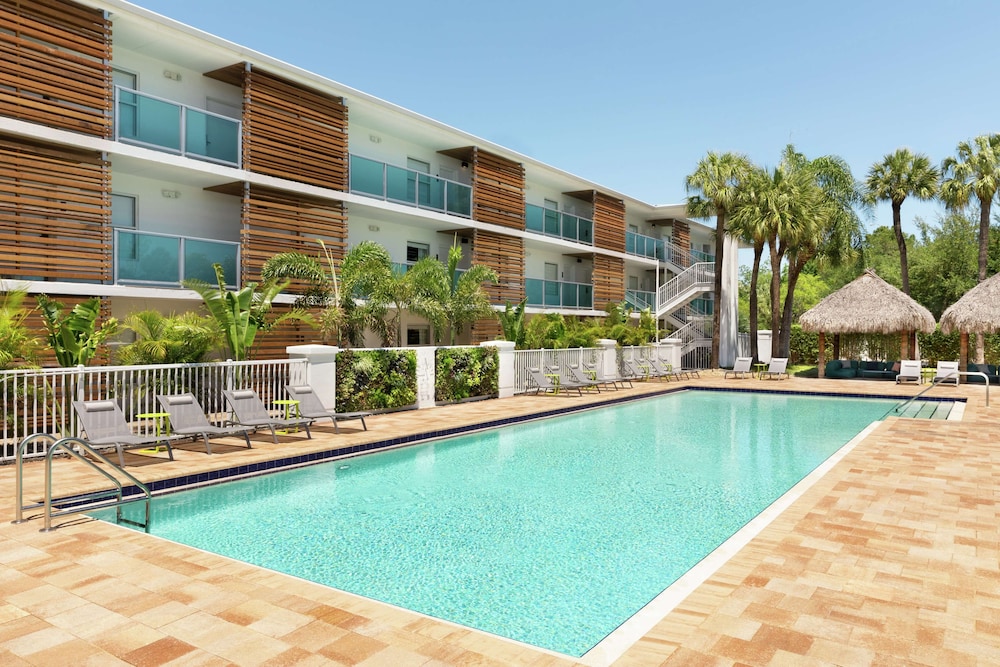 Hotel Alba, Tapestry Collection by Hilton — Main photo in Tampa, Florida